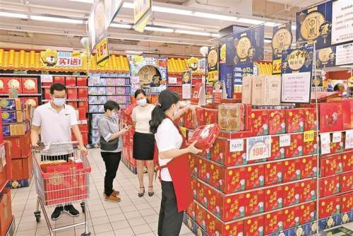 應(yīng)節(jié)食品迎銷量高峰 傳統(tǒng)月餅領(lǐng)跑市場(chǎng)，無糖新品異軍突起