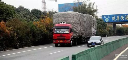 17.5米高低板幾成廢鐵，13米車成集裝箱道路運輸新寵